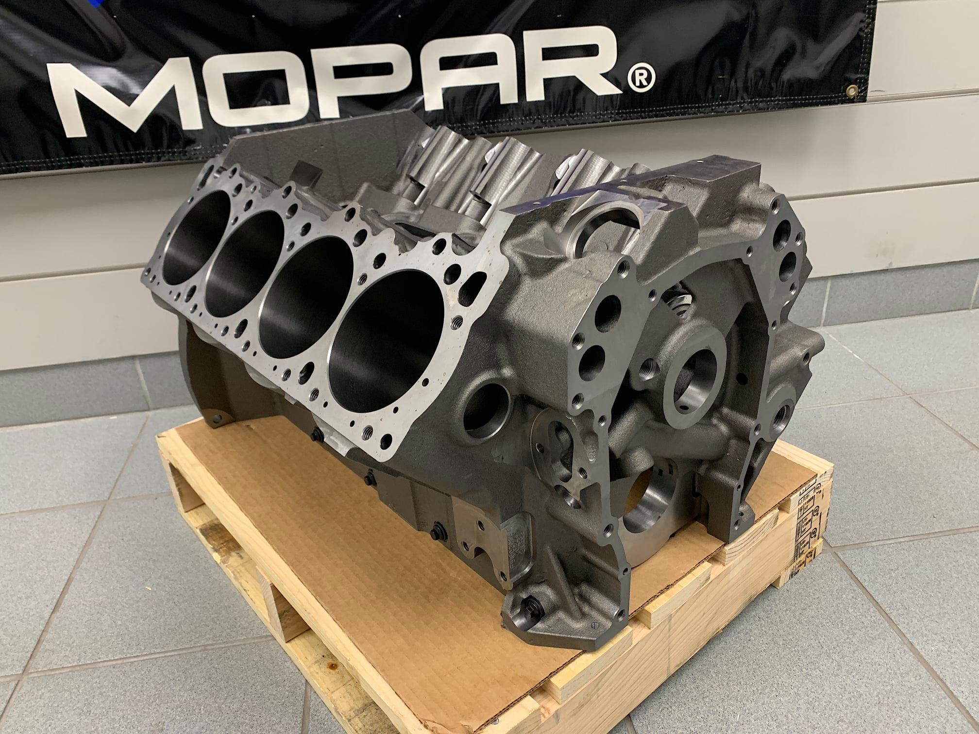 Hemi engine block